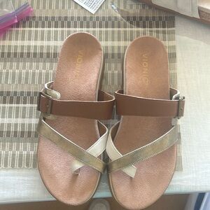 Vionic Tan and Gold Slide Sandals